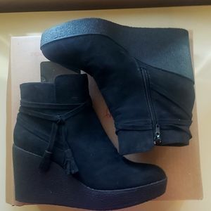 Shoe Dazzle Black Wedge Ankle Booties
